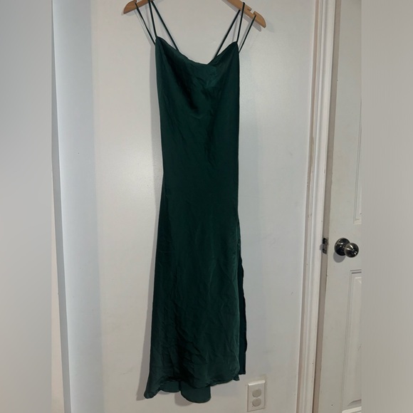 ✨HOST PICK✨NWT Revolve Gaia Dress by ASTR the Label in GREEN - Picture 5 of 14